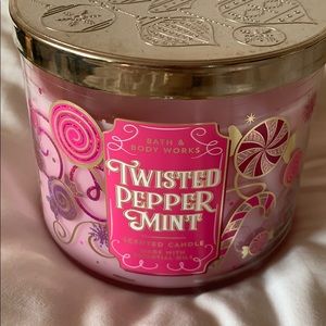 Twisted peppermint candle